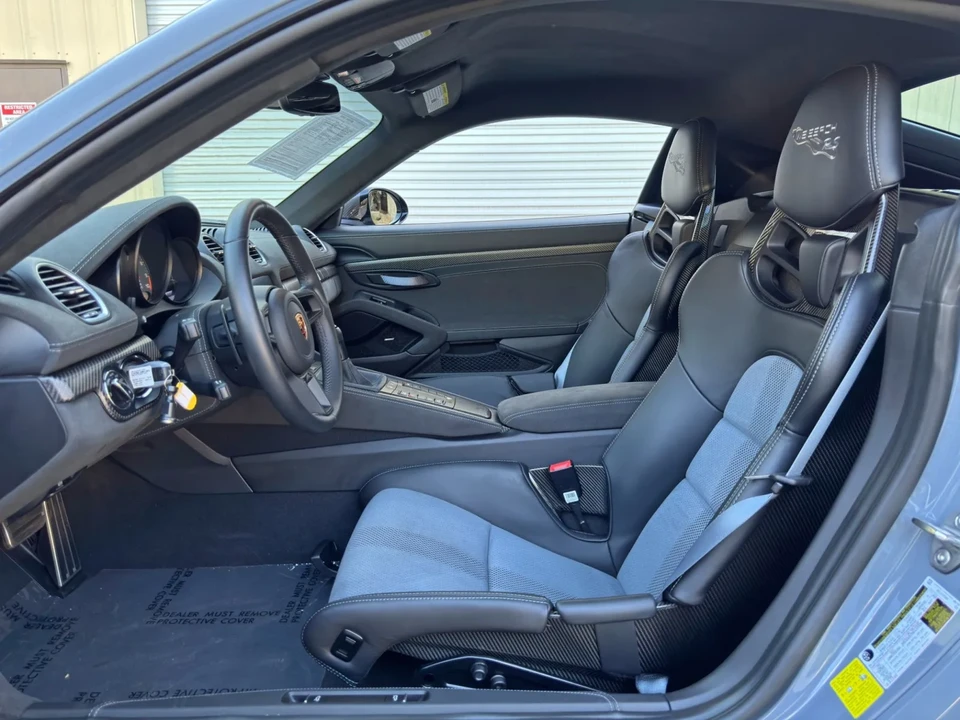 2025 Porsche 718 Cayman - Image 16 of 31