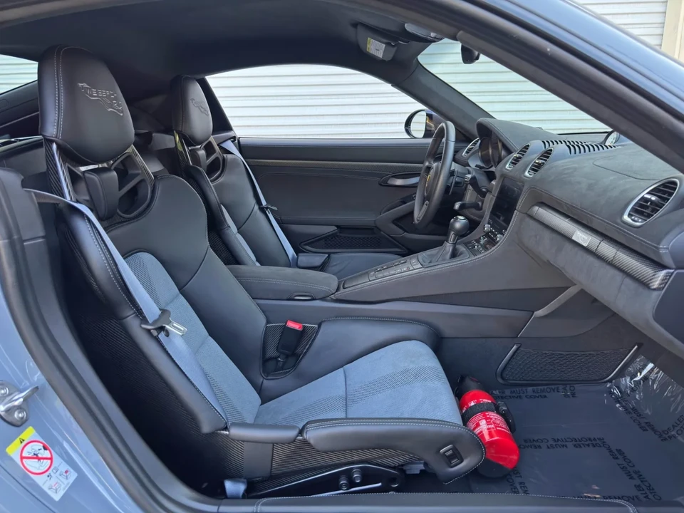 2025 Porsche 718 Cayman - Image 15 of 31