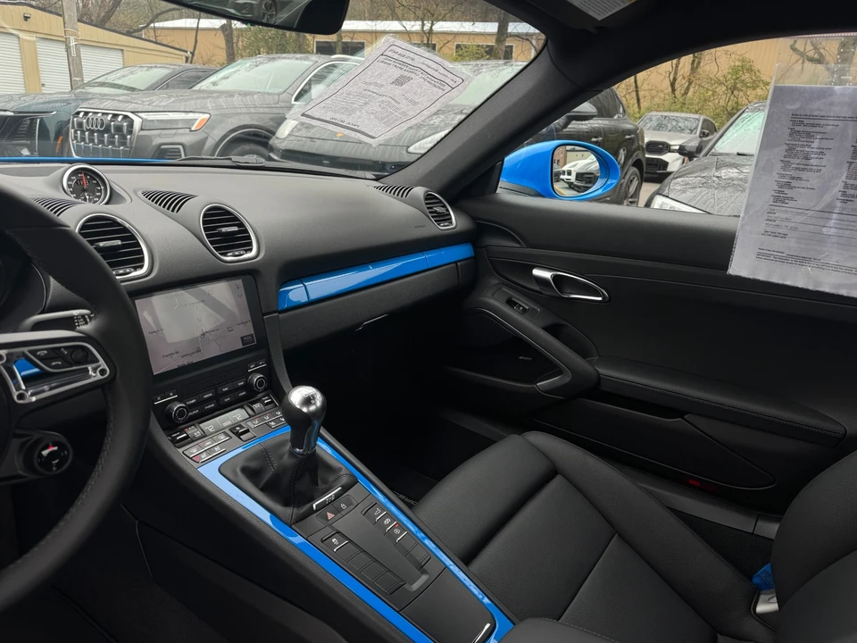 2025 Porsche 718 Cayman - Image 18 of 21