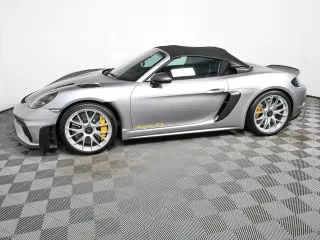2025 Porsche - Image 9 of 31