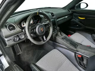 2025 Porsche - Image 25 of 31