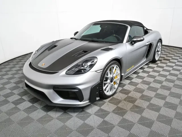 2025 Porsche - Image 6 of 31