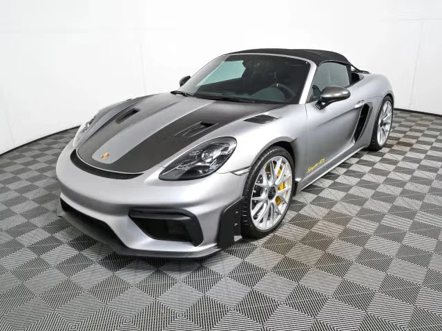 2025 Porsche - Image 2 of 31
