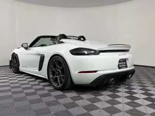 2025 Porsche - Image 17 of 31