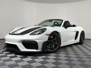 2025 Porsche - Image 5 of 31