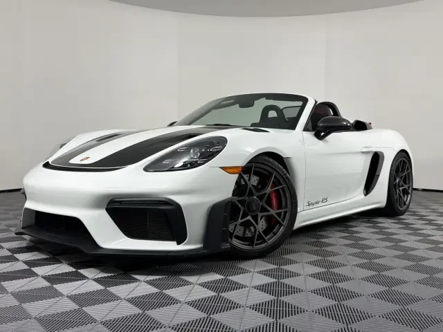2025 Porsche - Image 6 of 31