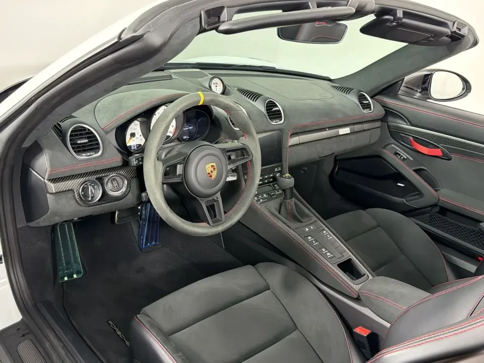 2025 Porsche - Image 31 of 31