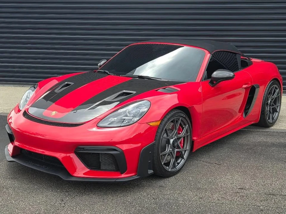 2025 Porsche - Image 4 of 31
