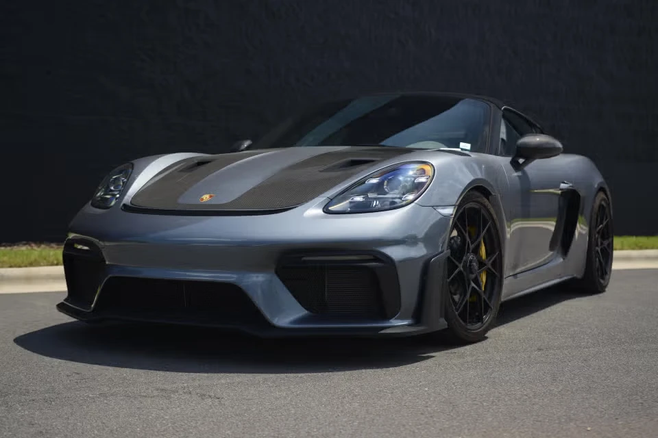2025 Porsche - Image 3 of 31