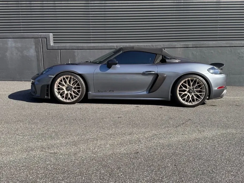 2025 Porsche 718 Boxster Spyder RS - Image 16 of 31
