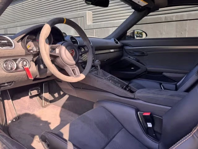 2025 Porsche 718 Boxster Spyder RS - Image 26 of 31