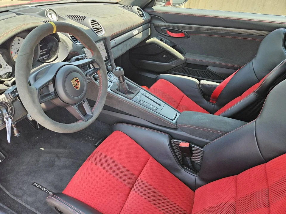 2025 Porsche - Image 4 of 5