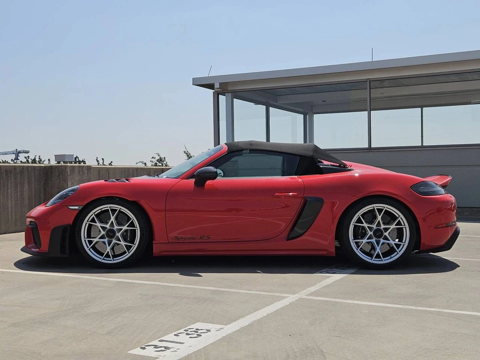 2025 Porsche - Image 2 of 5
