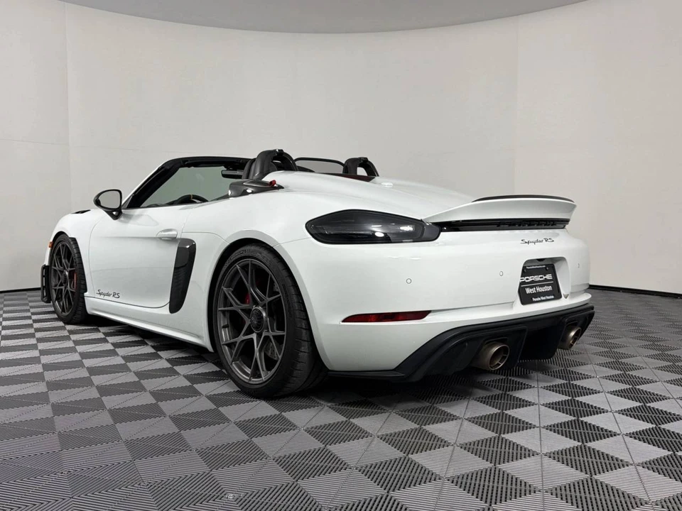 2025 Porsche - Image 3 of 5