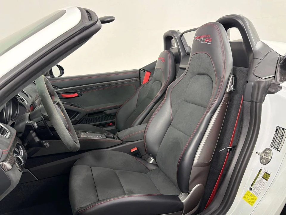 2025 Porsche - Image 5 of 5