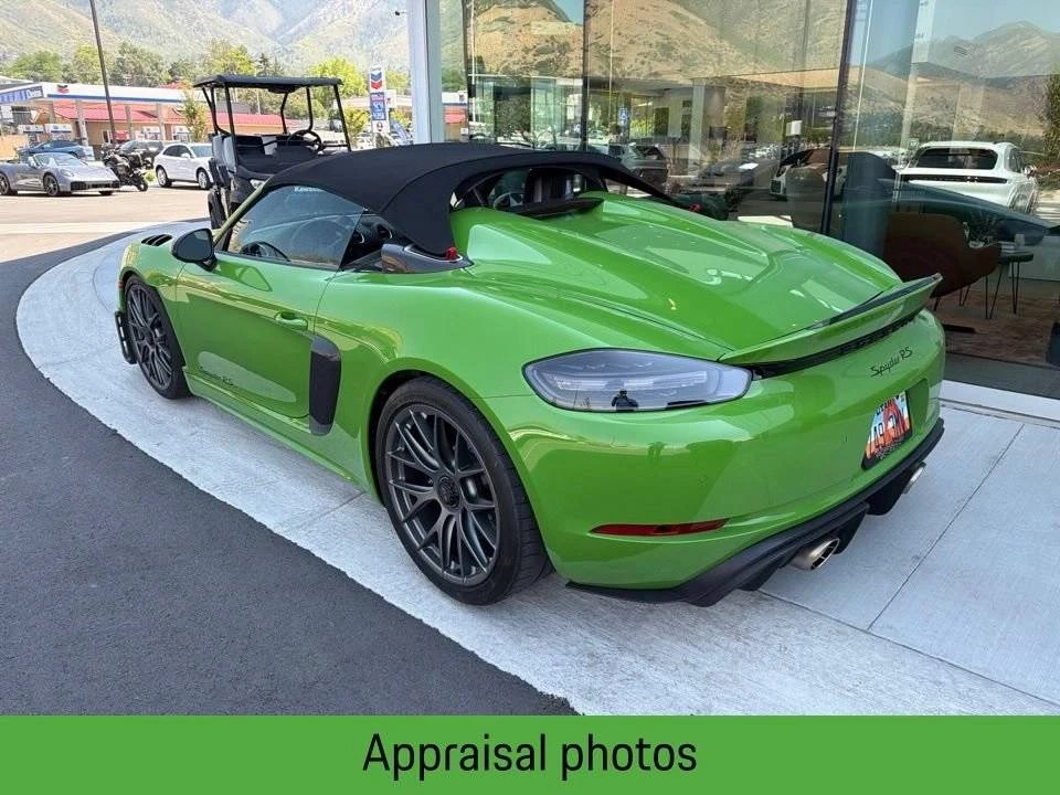 2025 Porsche - Image 2 of 5
