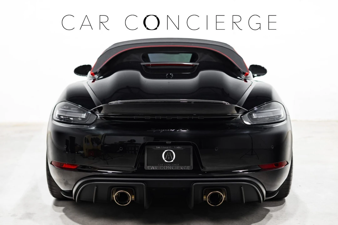 2025 Porsche - Image 7 of 31