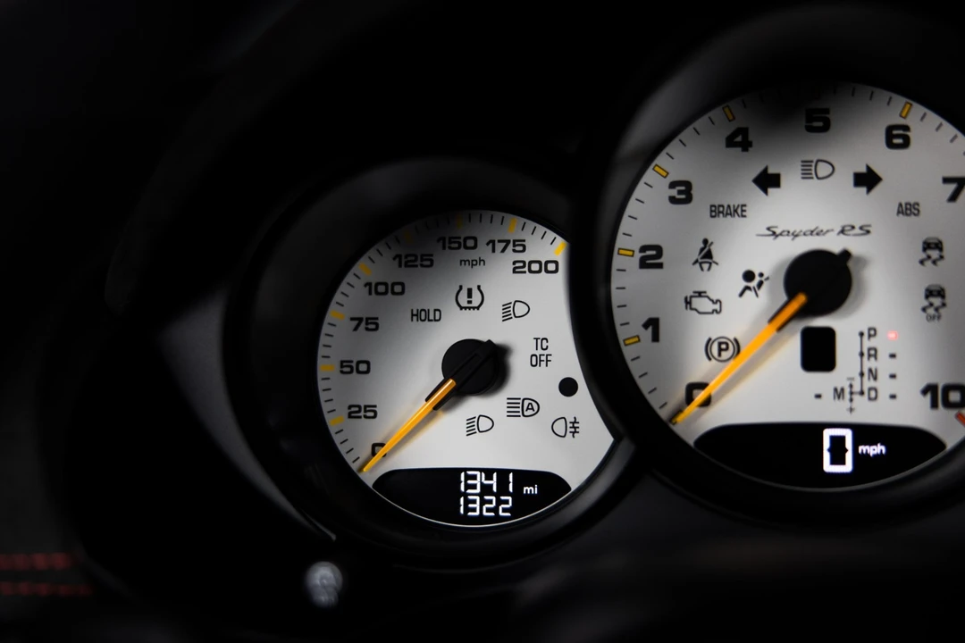 2025 Porsche - Image 23 of 31