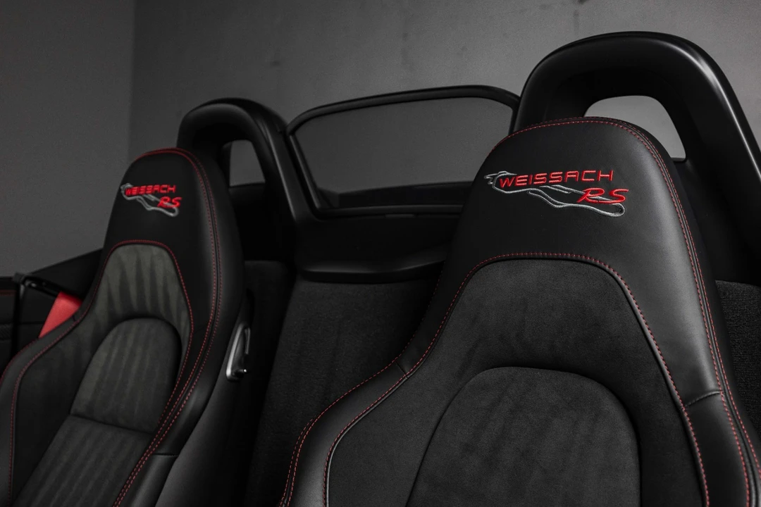 2025 Porsche - Image 14 of 31