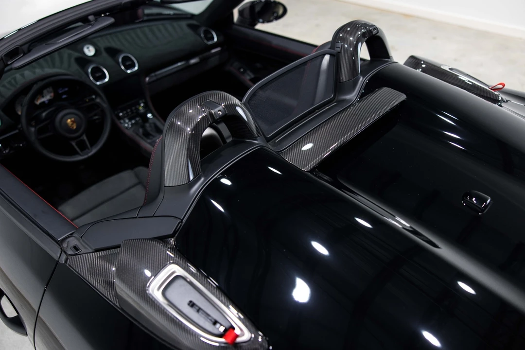 2025 Porsche - Image 19 of 31