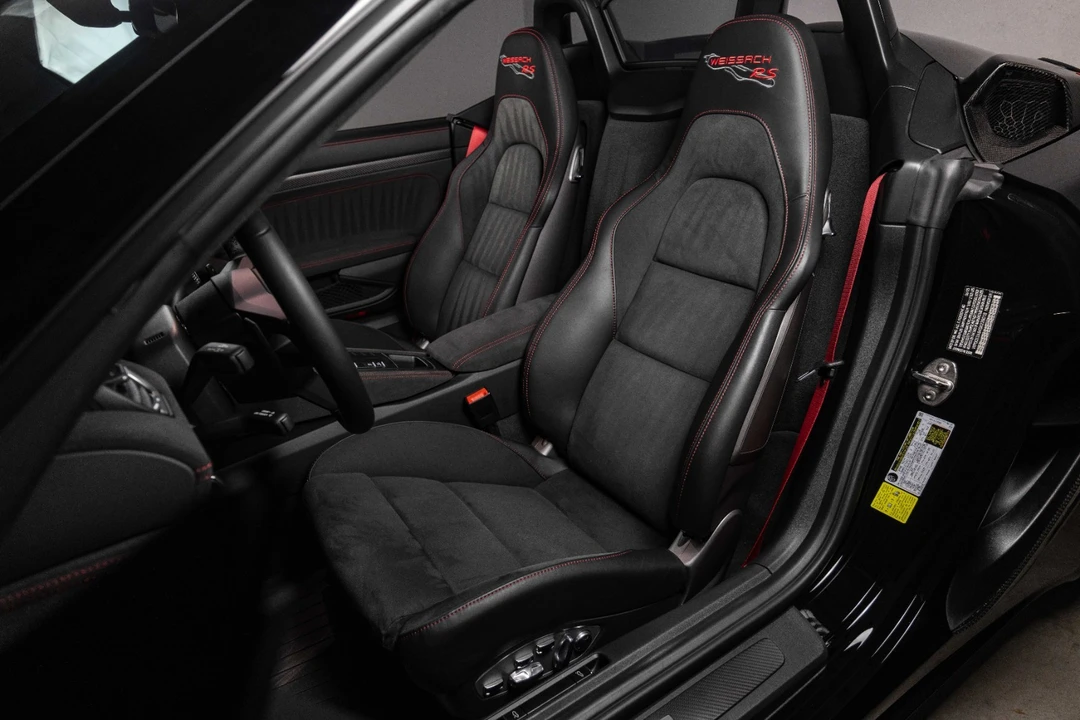 2025 Porsche - Image 13 of 31