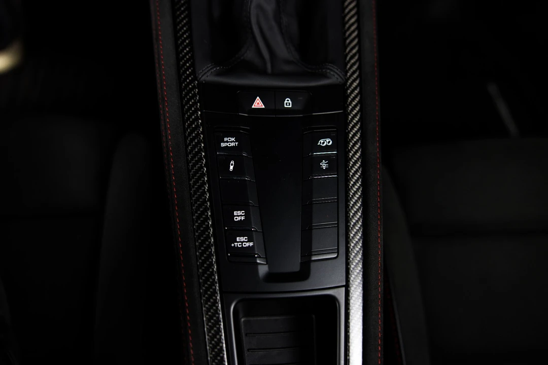 2025 Porsche - Image 31 of 31