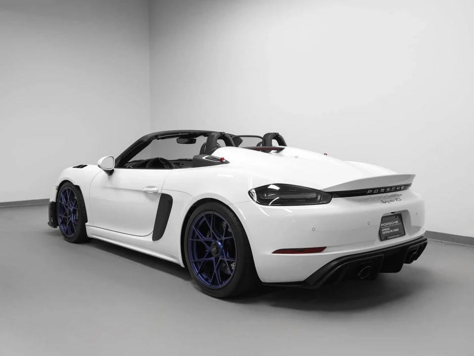 2025 Porsche - Image 3 of 5