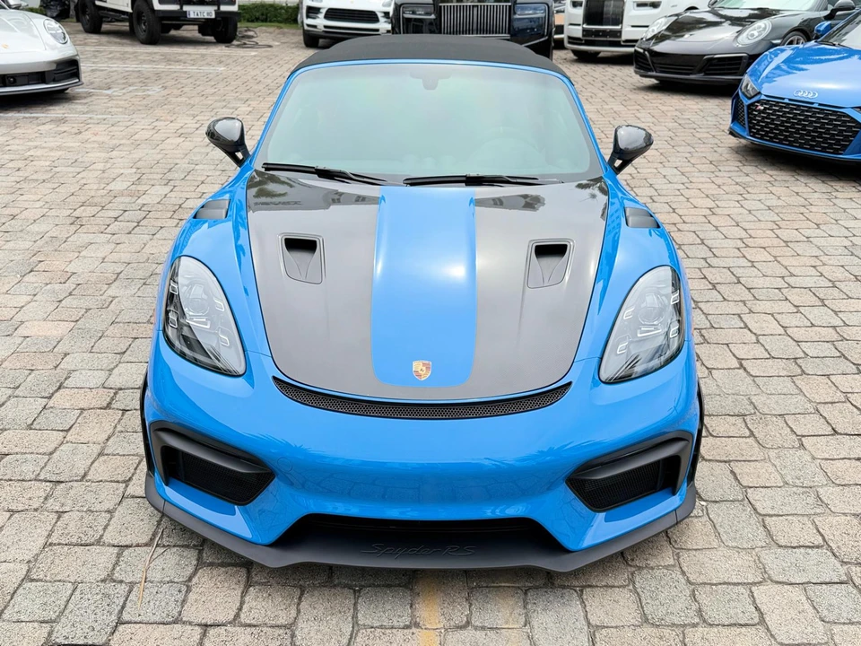 2025 Porsche - Image 3 of 31