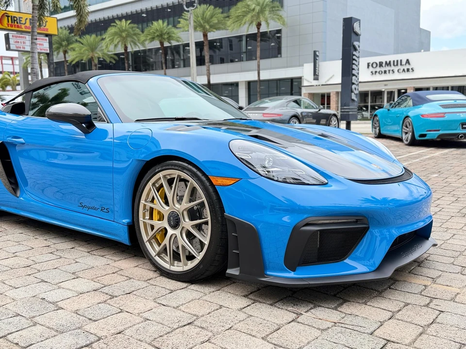 2025 Porsche - Image 8 of 31
