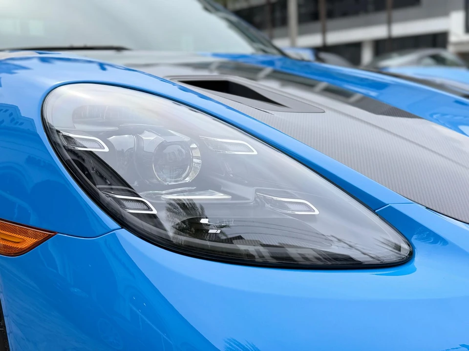 2025 Porsche - Image 6 of 31