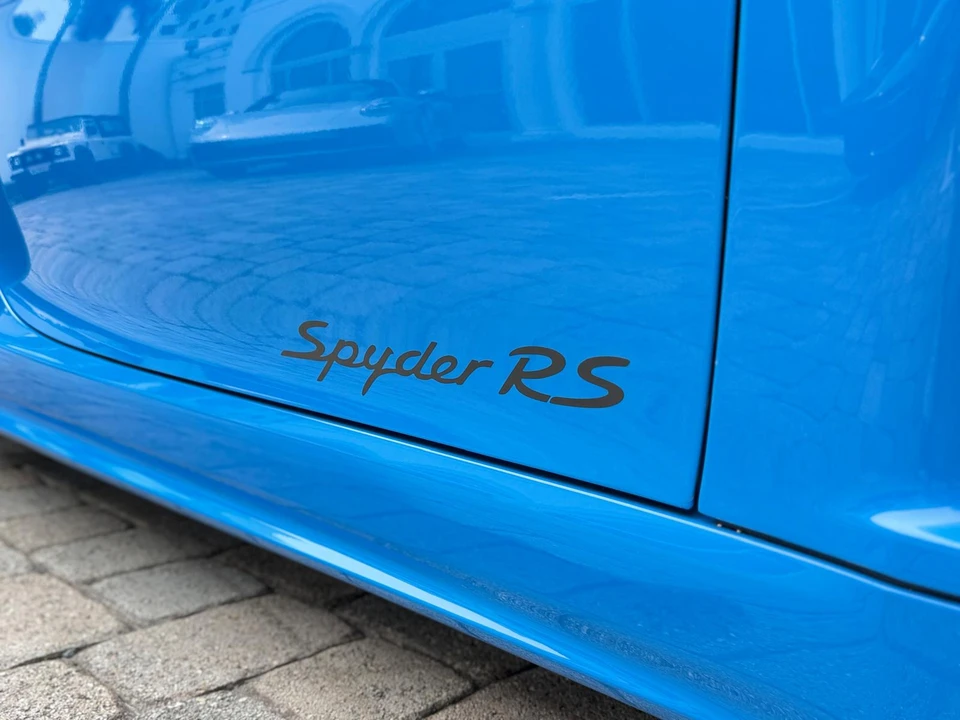 2025 Porsche - Image 12 of 31