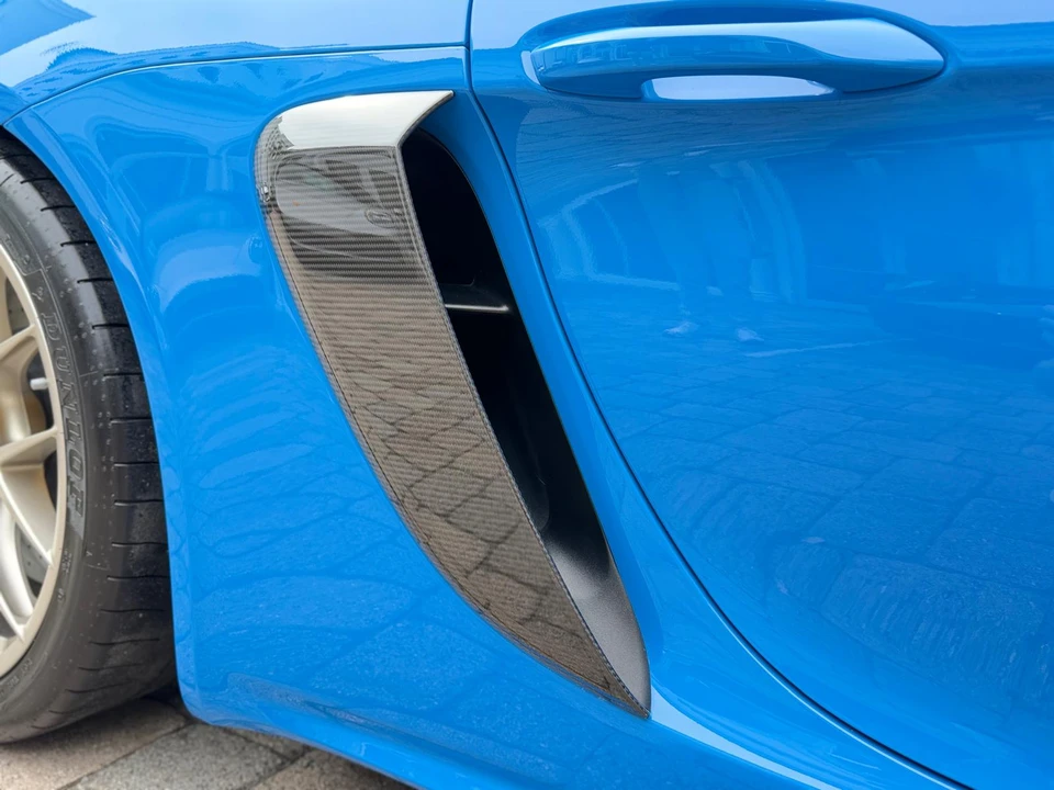 2025 Porsche - Image 13 of 31