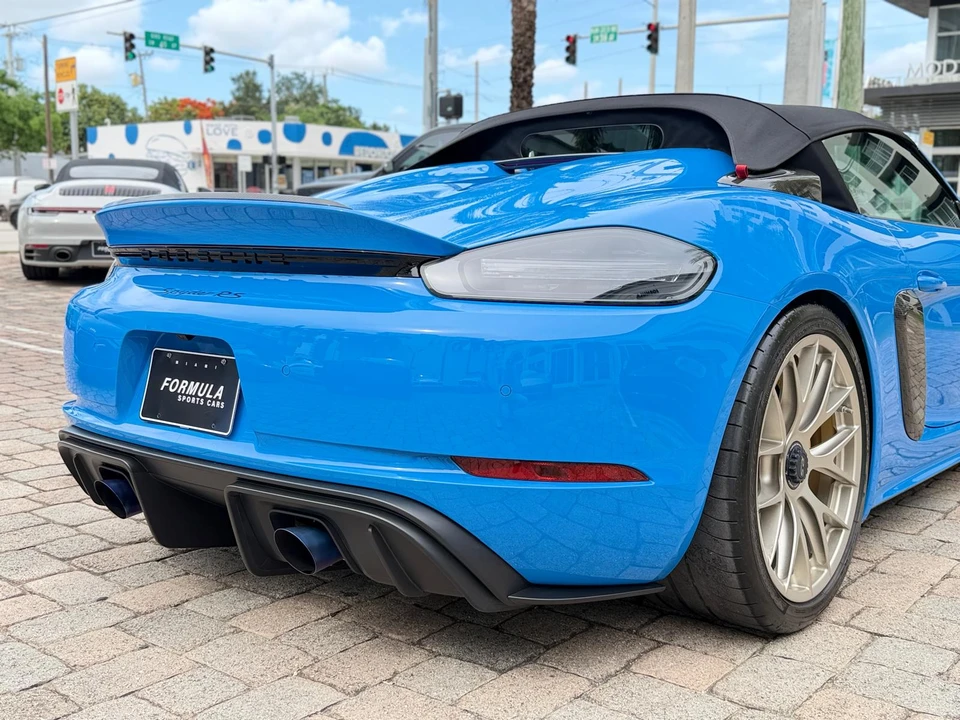 2025 Porsche - Image 16 of 31