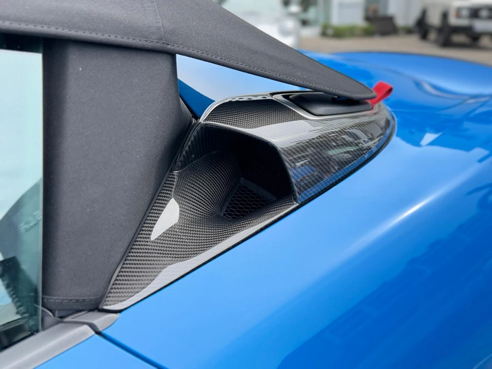 2025 Porsche - Image 28 of 31