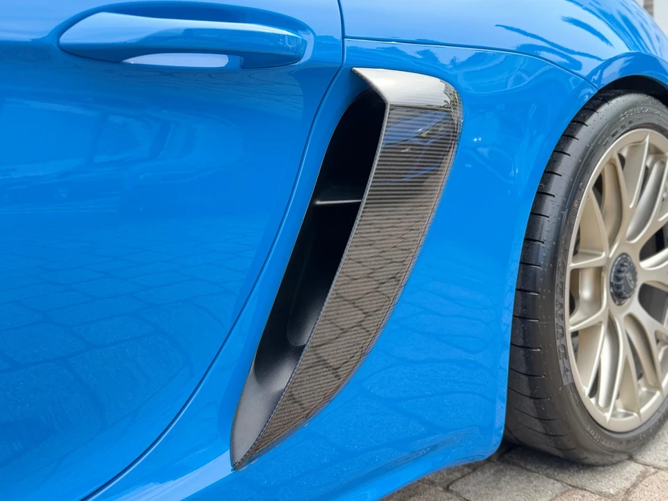 2025 Porsche - Image 29 of 31