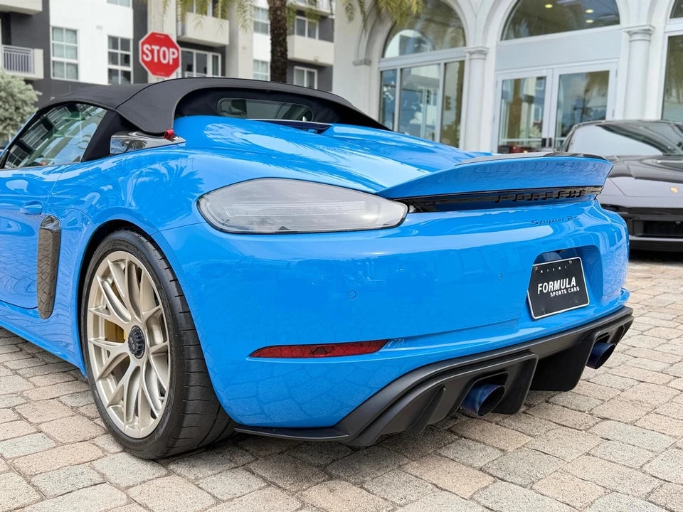 2025 Porsche - Image 25 of 31