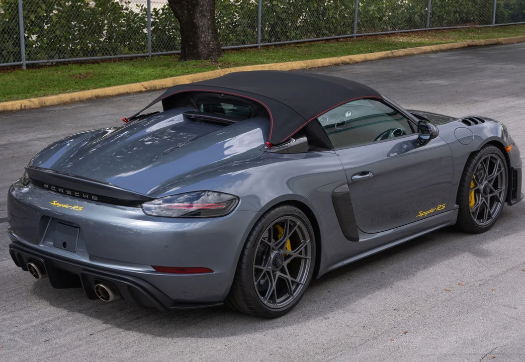 2025 Porsche 718 Boxster Spyder RS - Image 17 of 31
