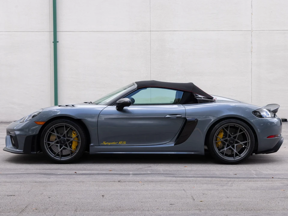 2025 Porsche 718 Boxster Spyder RS - Image 14 of 31