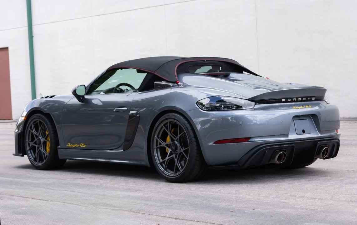 2025 Porsche 718 Boxster Spyder RS - Image 15 of 31