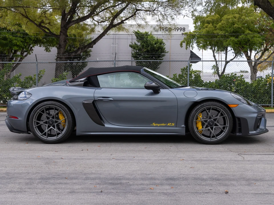 2025 Porsche 718 Boxster Spyder RS - Image 19 of 31