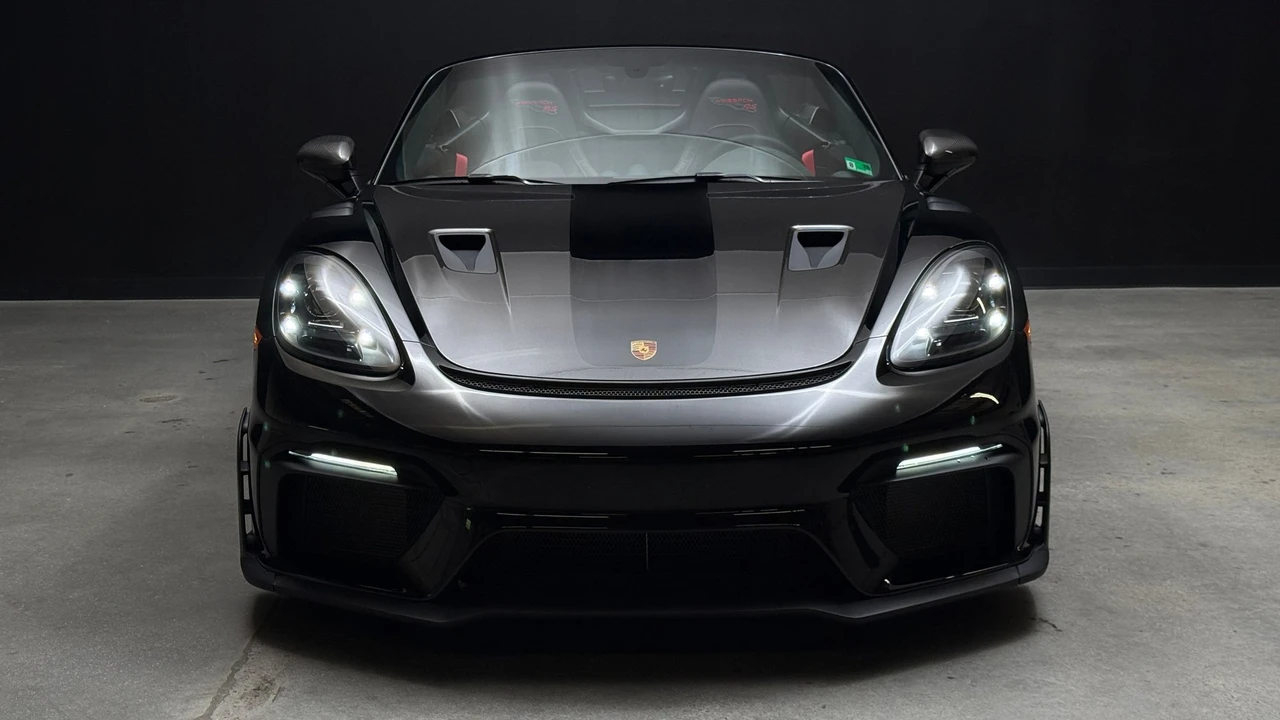 2025 Porsche - Image 2 of 16