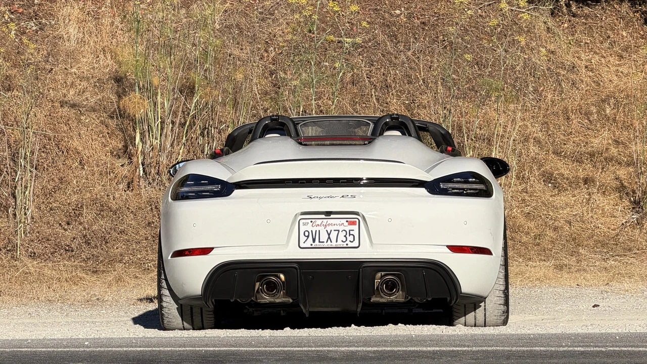 2025 Porsche 718 Boxster Spyder RS - Image 11 of 31