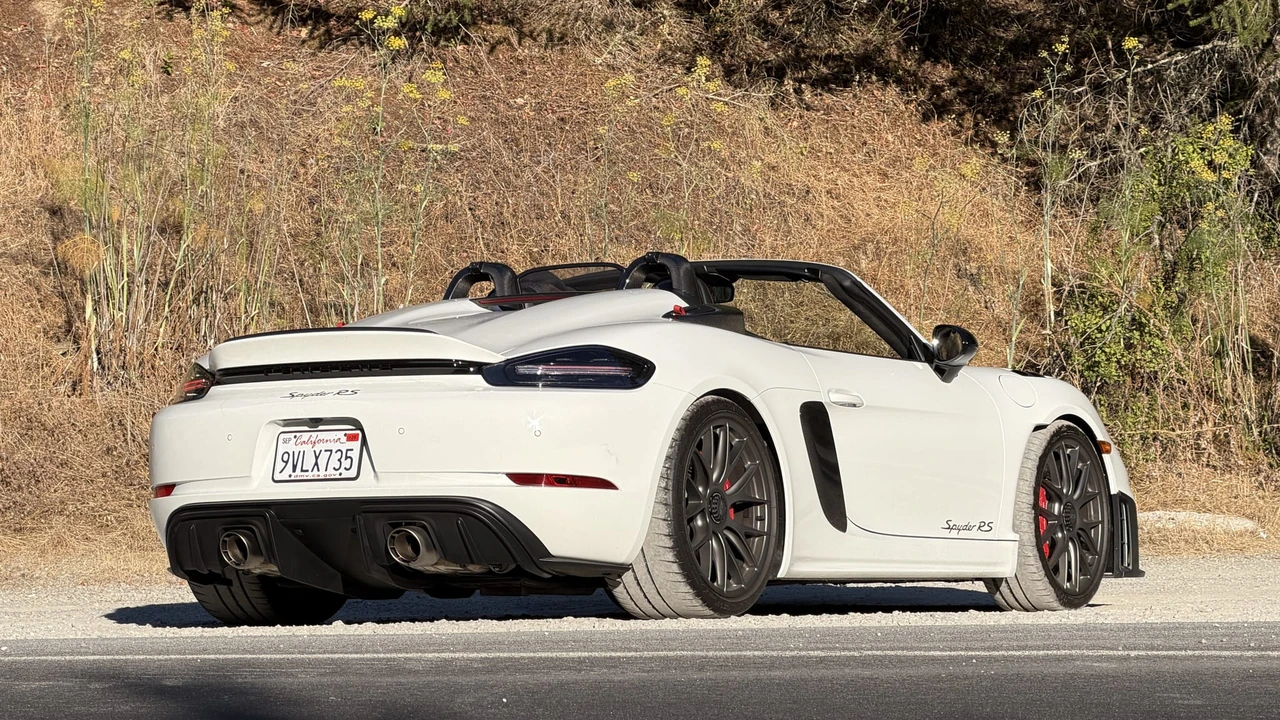 2025 Porsche 718 Boxster Spyder RS - Image 10 of 31