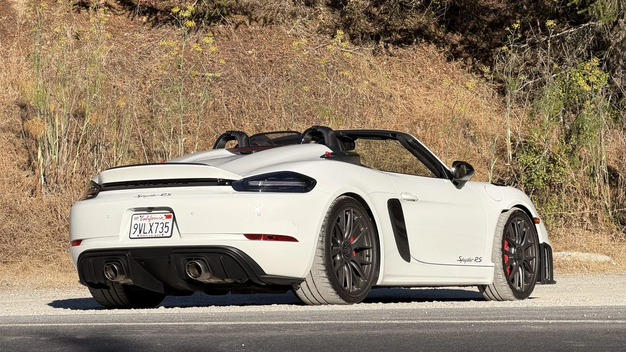 2025 Porsche 718 Boxster Spyder RS - Image 9 of 31