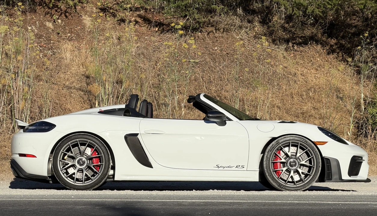 2025 Porsche 718 Boxster Spyder RS - Image 8 of 31