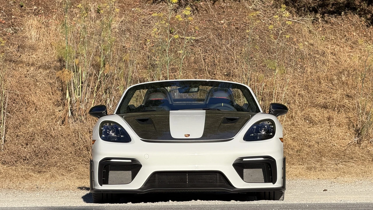 2025 Porsche 718 Boxster Spyder RS - Image 4 of 31