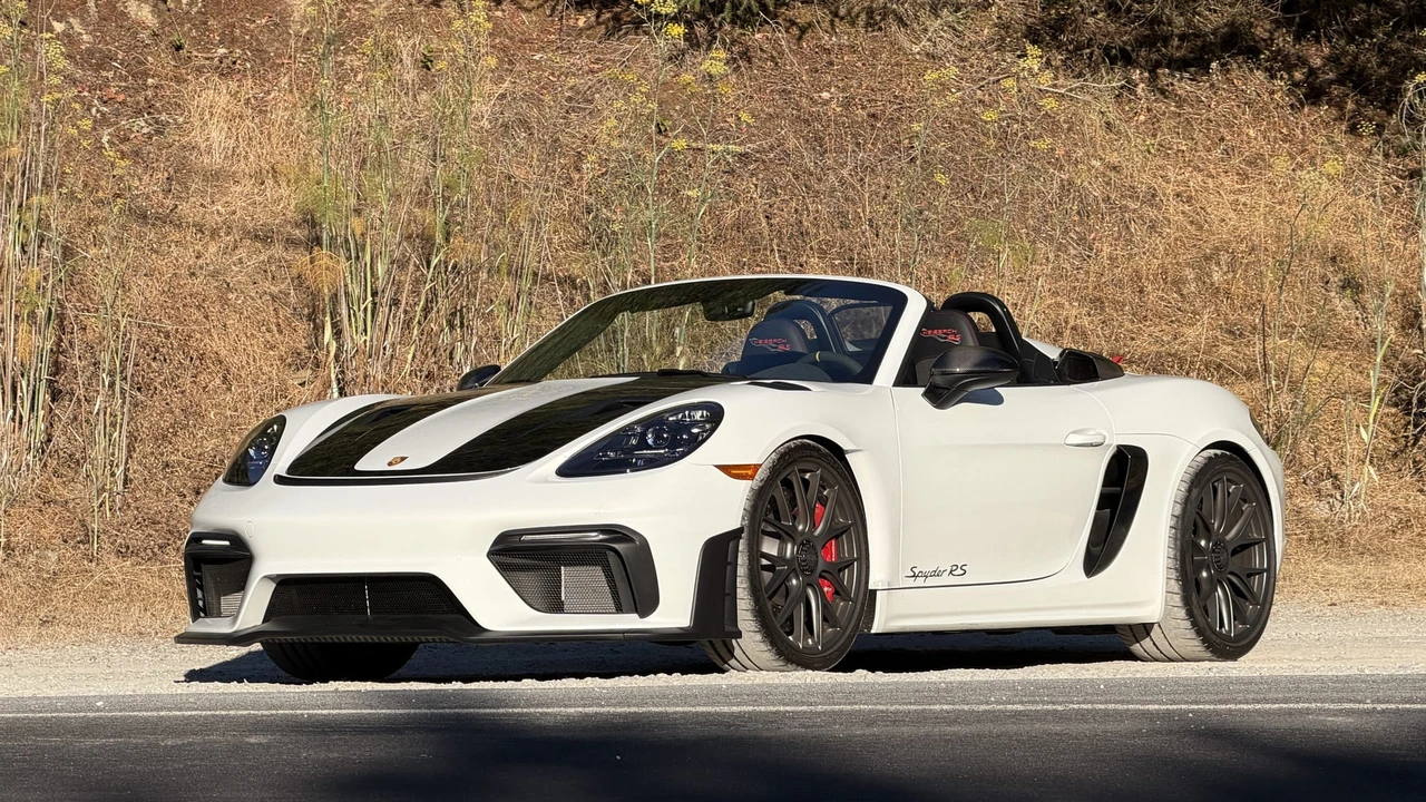 2025 Porsche 718 Boxster Spyder RS - Image 3 of 31