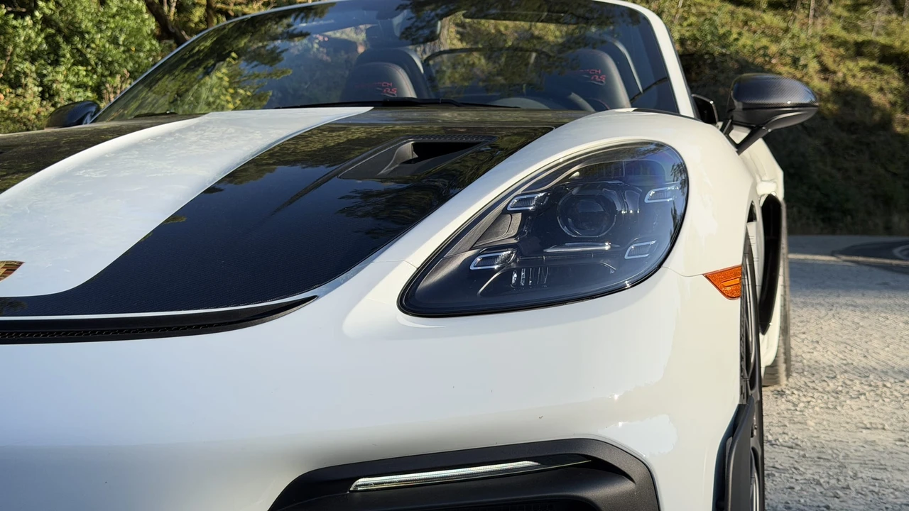 2025 Porsche 718 Boxster Spyder RS - Image 23 of 31