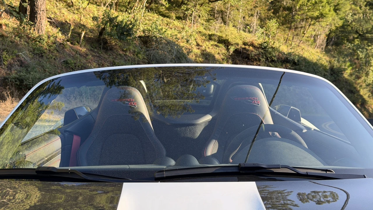 2025 Porsche 718 Boxster Spyder RS - Image 21 of 31