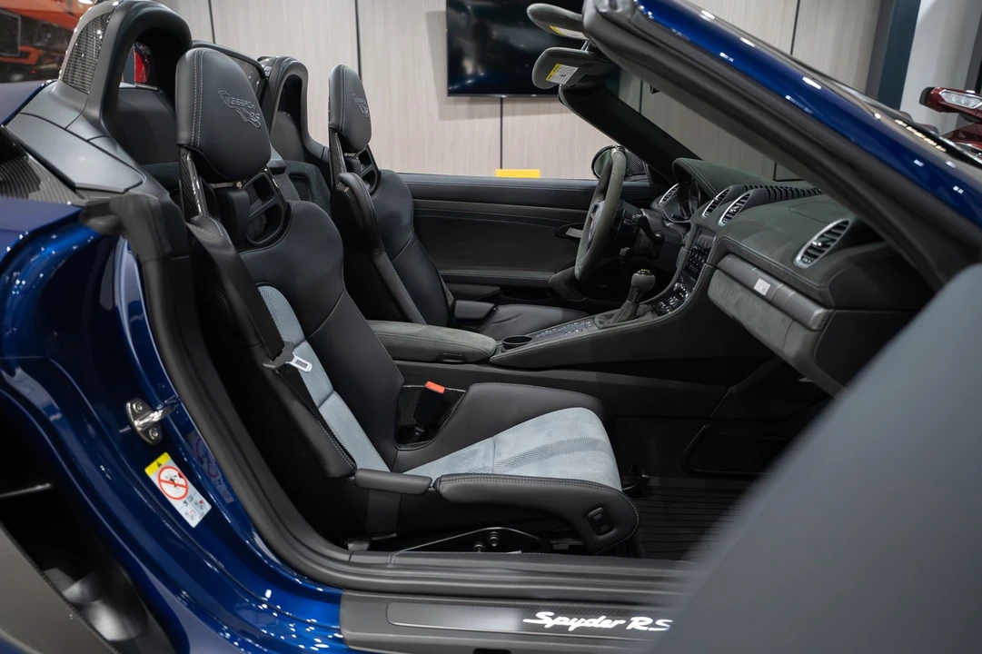 2025 Porsche 718 Boxster Spyder RS - Image 28 of 31